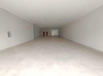 Comercial · 330m² · 4 Vagas · Galpão / Depósito / Armazém para alugar em Vila Pavan de 330.00m² com 4 Garagens