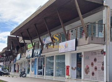 Comercial · 38m² · Comercial à venda - em São João do Rio Vermelho