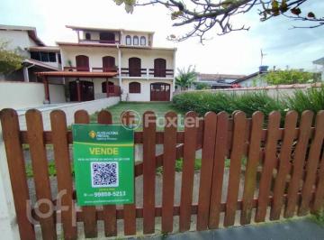 f6371e15 · Casa, 5 dormitórios, 270 m², em Praia do Meio (Ens Brito)