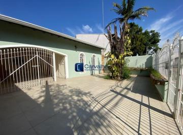 Casa · 250m² · 3 Quartos · 2 Vagas · Casa Espaçosa para Locação com 3 Dormitórios, Suíte e Área Gourmet – 250m²