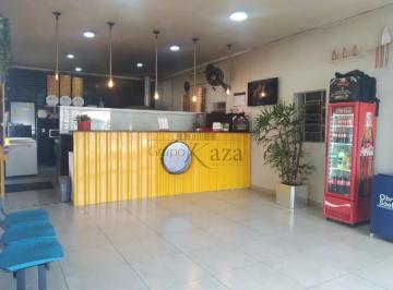 Casa · 300m² · 3 Quartos · 3 Vagas · Oportunidade - Ponto Comercial com Edícula - Parque Industrial - 148m².