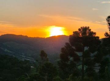Terreno , Munhoz · Refúgio Natural com Vista para o Pôr do Sol – Oportunidade Única!