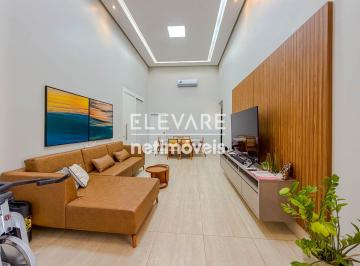 Casa de 4 quartos, Águas Claras · Casa com 4 quartos em Arniqueiras em condomínio fechado com piscina