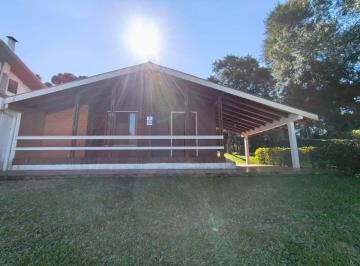 Casa de 3 quartos, Curitiba · Residência pré-fabricada, com 3 dormitórios, com garagem coberta, churrasqueira,