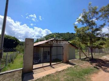 diu2lza2yty5zjljywm0mjcz_md · Casa nova com 3 suítes e amplo terreno em Santo Antônio do Pinhal