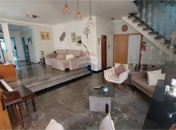 Casa · 326m² · 4 Quartos · 4 Vagas · Casa para venda em Castelo de 326.00m² com 4 Quartos, 2 Suites e 4 Garagens