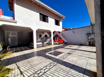 Casa · 181m² · 5 Quartos · 4 Vagas · Casa com 5 quartos sendo 2 suítes no Cidade nova Peruíbe