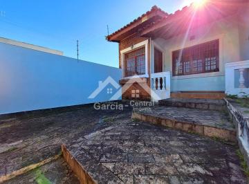 Casa · 117m² · 2 Quartos · 2 Vagas · Casa com 2 quartos sendo 1 suíte no Centro