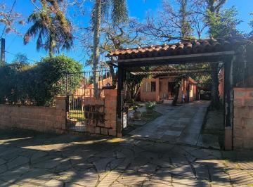 Casa · 739m² · 3 Quartos · 3 Vagas · Casa a venda de 3 dormitórios no bairro Guarujá