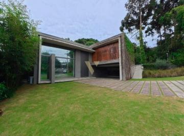 Casa · 497m² · 4 Quartos · 4 Vagas · Elegância e Arquitetura Autoral no Campo Comprido – Casa em condomínio fechado com 4 quartos