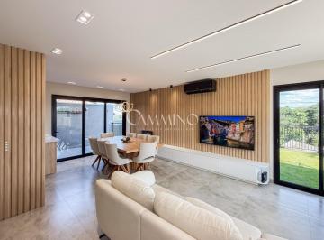 1 · Casa de condomínio com 219.54 m², 3 quartos sendo 1 suíte à venda no bairro Santa Felicidade.