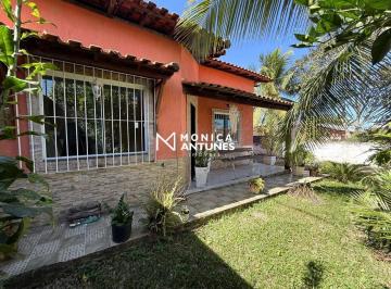 Casa · 240m² · 2 Quartos · 5 Vagas · Casa com 2 Quartos, Suíte com Closet e Quintal Amplo à Venda | Maricá
