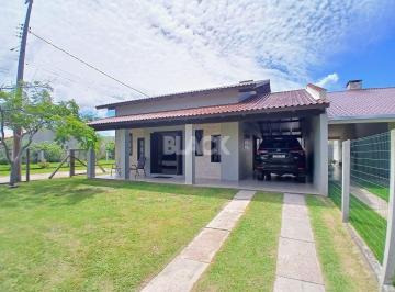 Casa · 125m² · 3 Quartos · 2 Vagas · Casa à venda - em Torres