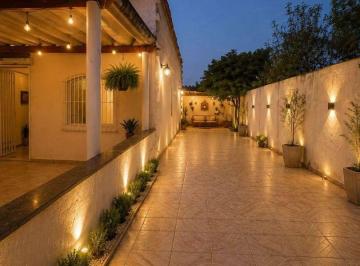 670a645f07d6774e0f65ebe8bd6f5a003ce750dd · Casa Ampla em Mongaguá – Próxima à Praia, com Edícula Grande e Quintal para Mais de 7 Carros