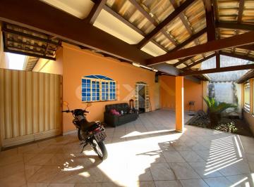 Casa · 175m² · 3 Quartos · 2 Vagas · Casa à Venda com 03 Quartos no Bairro Manoel Valinhas em Divinópolis MG.