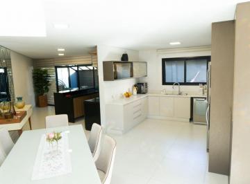 Casa de 3 quartos, Curitiba · Sobrado Alto Padrão | 3 Suítes | Hidromassagem | Pé-direito Duplo | Espaço Gourmet | Condomínio