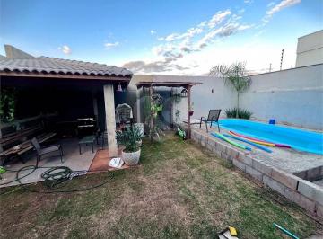Casa · 134m² · 3 Quartos · 2 Vagas · Sobrado para venda em Bairro Inválido de 134.00m² com 3 Quartos e 2 Garagens