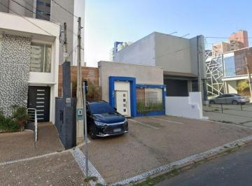 Casa · 166m² · 5 Quartos · 4 Vagas · Casa para venda em Cambuí de 166.00m² com 5 Quartos e 4 Garagens