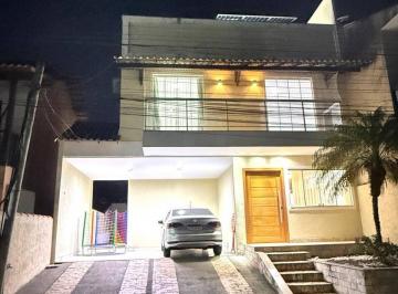 Casa · 190m² · 4 Quartos · 4 Vagas · Casa triplex em condomínio a venda no Arsenal  - São Gonçalo - R. J