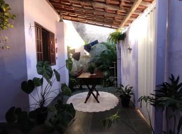 Casa de 2 quartos, Angra dos Reis · Casa à venda. Japuíba, Angra dos Reis - RJ