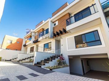 Casa · 175m² · 3 Quartos · 3 Vagas · Casa Duplex com subsolo em condomínio fechado no bairro Uberaba, Curitiba. PR