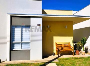 Casa · 55m² · 2 Quartos · 2 Vagas · Casa aluga, 2 quartos e quintal gramado, no Condomínio Villa Magari, Alto da Boa Vista em Sorocaba-S