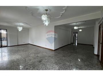 Apartamento · 198m² · 4 Quartos · 2 Vagas · Apartamento de 198 m² no Ed. Gioconda. Bairro do Marco