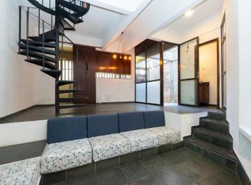 d3488f7f-bde5-4eb8-bfb4-e318742d9cde · Elegante casa para venda e locação em Cambuci com 4 quartos, sendo 1 suíte, 115m²
