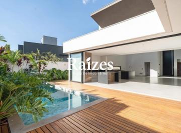 Casa · 250m² · 3 Quartos · 3 Vagas · Casa à Venda no Condomínio Alphaville I com 3 suítes, piscina e lazer completo