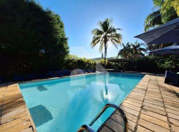 Casa · 740m² · 6 Quartos · 6 Vagas · Espaço, verde, piscina, vista para o verde em Terras de São José I