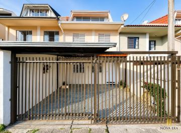 Casa · 151m² · 3 Quartos · 2 Vagas · Sobrado com 3 quartos, sendo 1 supite, com 2 vagas de garagem no Bairro Portão.