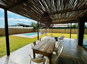 Casa · 400m² · 4 Quartos · 3 Vagas · Casa de Condomínio em Itu para aluguel Residencial Parque Campos de Santo Antônio II - SP | 4 quarto