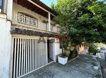 Casa · 250m² · 4 Quartos · 3 Vagas · CASA À VENDA COM 3 QUARTOS DENTRO DE CONDOMÍNIO NA TAQUARA
