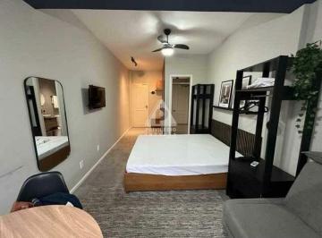 Apartamento · 74m² · 3 Quartos · Oportunidade à venda: Apartamento de 2 quartos, convertidos em 3 studios, quadra da praia, Leme. 