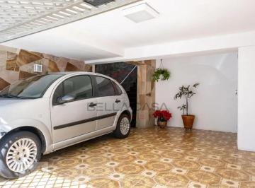 Casa · 180m² · 3 Quartos · 2 Vagas · Sobrado em Excelente Localização