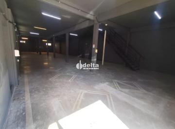 Comercial · 490m² · Loja disponível para locação no bairro Brasil em Uberlândia-MG.