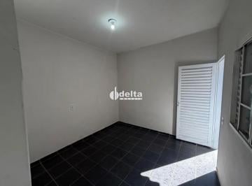 Casa · 60m² · 2 Quartos · Casa residencial com 2 quartos disponível para locação no bairro Laranjeiras em Uberlândia-MG