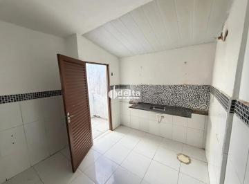 Casa · 125m² · 2 Quartos · 1 Vaga · Casa com 2 quarto disponível para locação e venda no bairro Santa Rosa em Uberlândia MG