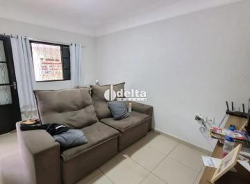 Casa · 250m² · 3 Quartos · 3 Vagas · Casa com3 quartos sendo 1 suíte disponível para venda no bairro Jardim Europa em Uberlândia-MG