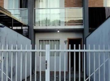 img0 · Casa com 2 Quarto(s) e 2 banheiro(s) para Alugar, 65 m² por R$ 2100 / Mês