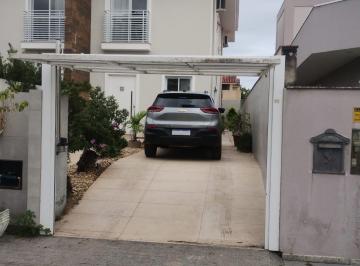 Casa · 162m² · 3 Quartos · Casa à venda no Carianos com 3 dormitórios, 2 suítes e escritura pública