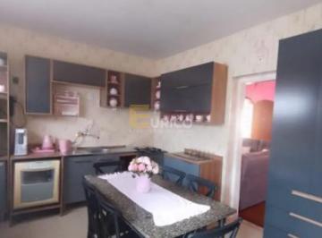 Casa · 142m² · 2 Quartos · 1 Vaga · Casa para venda em Centro de 142.00m² com 2 Quartos e 1 Garagem