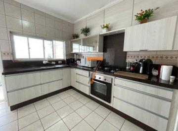 a983ef07daded3555650936f86ec46e32f3b26a4 · Casa com 4 dormitórios para alugar, 330 m² por R$ 8.580,03/mês - Jardim Atlântico - Florianópolis/SC