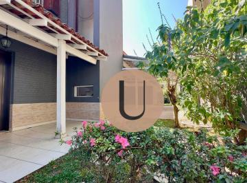 044186148a92868cbe5ca9dbf331675b40b0700e · Casa com 4 dormitórios, ampla área social e jardim no Alto de Pinheiros