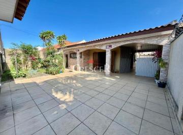 Casa de 5 quartos, Matinhos · Casa com 5 dormitórios no centro de Matinhos