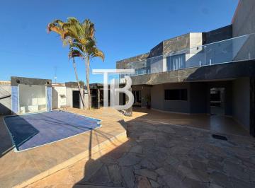 Casa de 5 quartos, Vicente Pires · Vicente Pires - Rua 3C - Lote 500m - Sobrado Reformado - 5 suítes - Lazer completo
