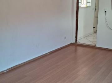 Casa · 30m² · 1 Quarto · Assobradado com 1 dormitórios em Osasco