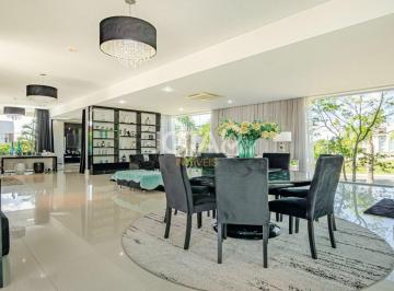 Casa · 750m² · 4 Quartos · 7 Vagas · CASA COM 4 QUARTOS NO ALPHAVILLE PARATI