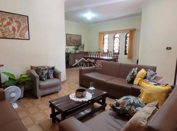 Casa · 141m² · 5 Quartos · 6 Vagas · Casa para venda em Centro de 141.00m² com 5 Quartos e 6 Garagens