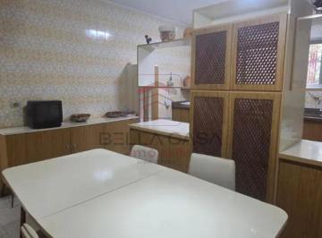 Casa · 250m² · 3 Quartos · 6 Vagas · Sobrado próximo ao ceret